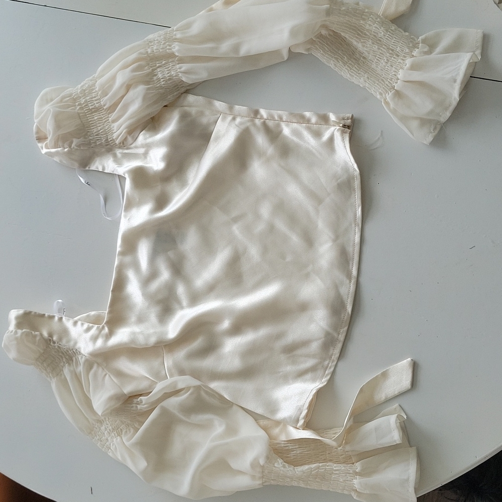 Lulus size small satin white top